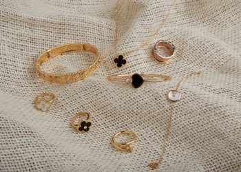 Luxury Brands vs Pure Gold: Market Trends in High-End Jewelry Investment