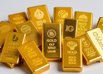 Should You Buy Gold in 2025? Expert Tips for Navigating Shifting Market Conditions