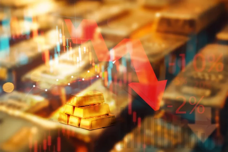 What Does 2025 Hold for Gold? Expert Opinions on Market Shifts