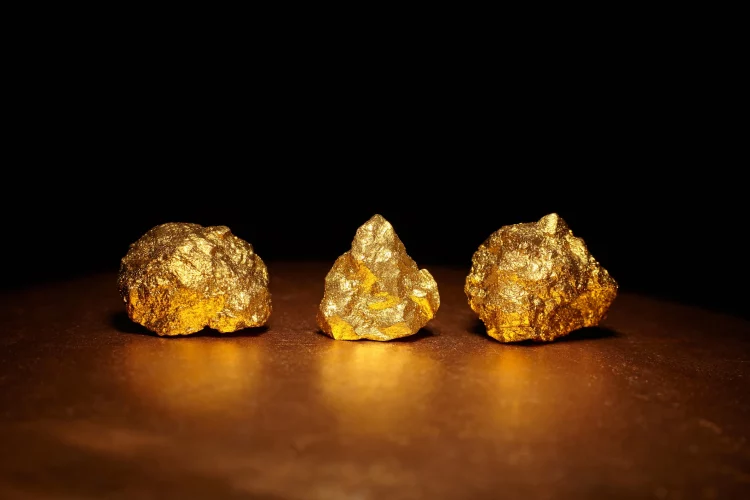 The Evolution of Gold Prices: How Historical Data Shapes Today’s Market Trends