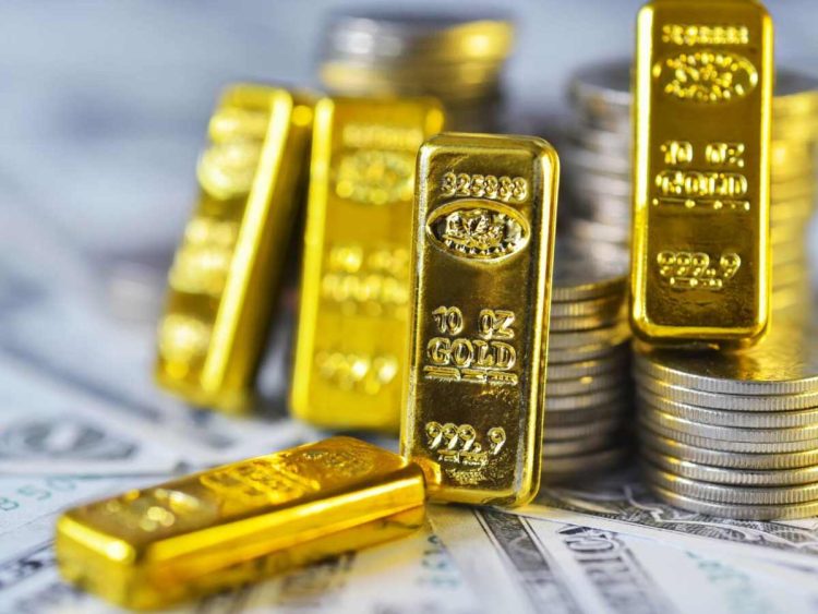 How to Navigate Gold’s Price Fluctuations: Expert Investment Tips for 2025