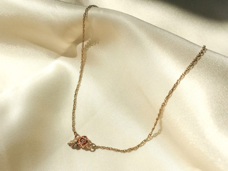 The Best Gold Jewelry to Invest In: Expert Advice on What to Buy