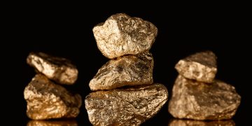 Gold’s Historical Returns: What Investors Can Learn from the Past