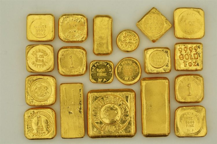 Is Silver the New Gold? Expert Opinions and Comparative Price Analysis